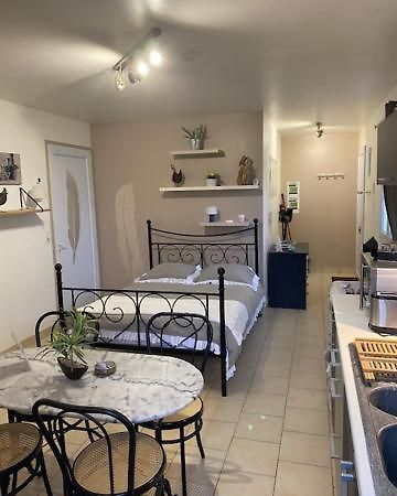 Cottage A La Campagne Avec Piscine Et Spa Ardentes Εξωτερικό φωτογραφία
